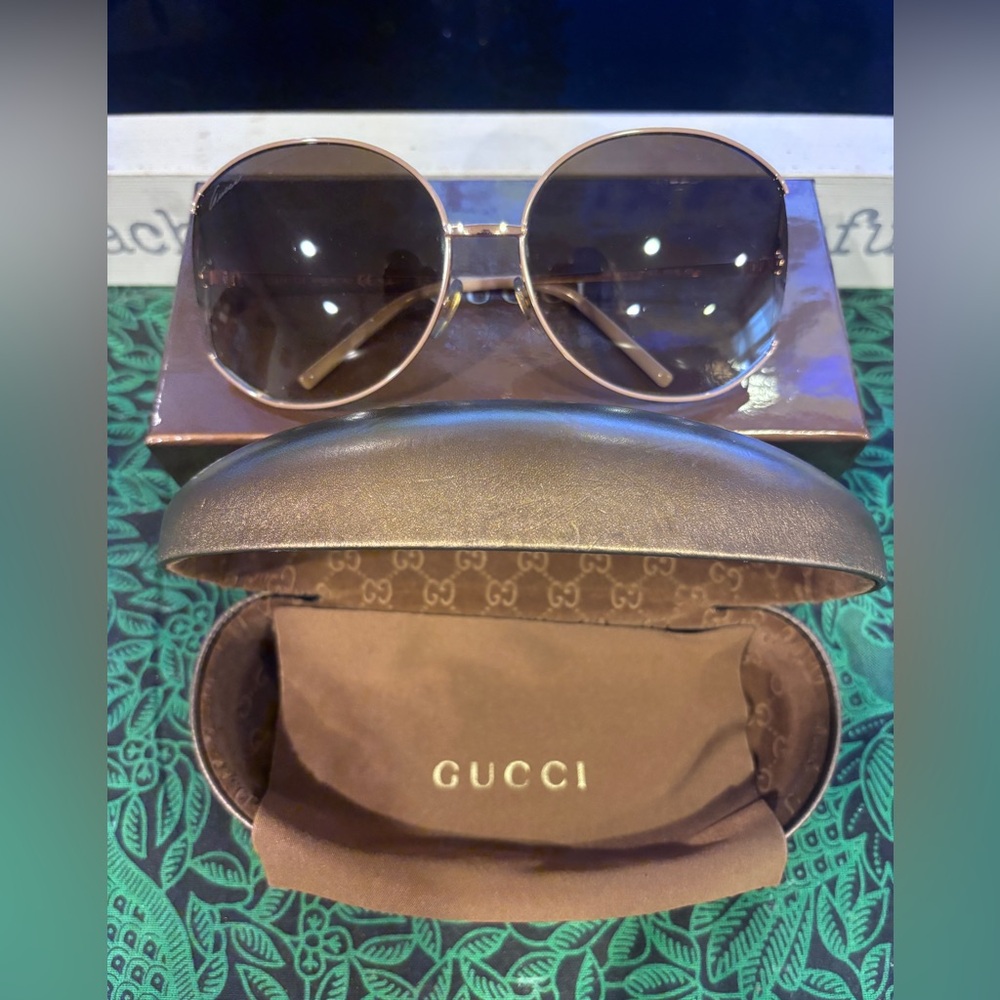 Gucci Women's Brown Gradient Round Sunglasses - Style: GG4208/s Color: 4ZGCC - Picture 7 of 13